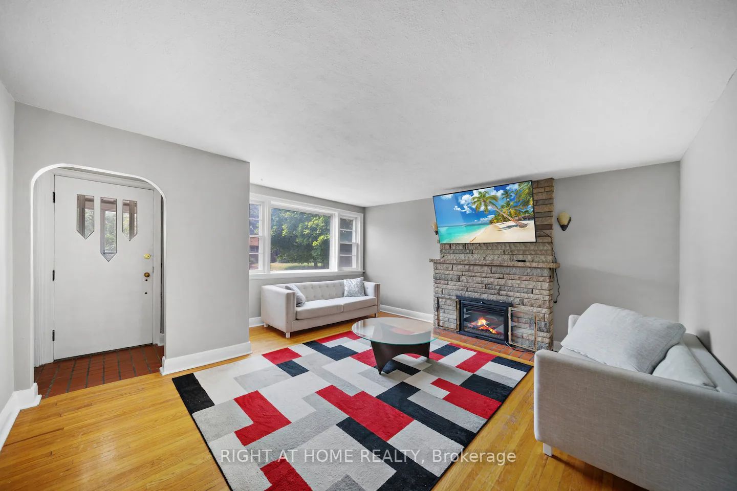 21 Thomson St, #Main Fl