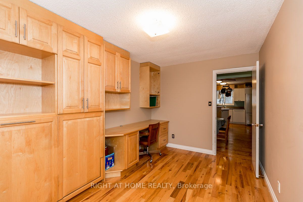 401 Ridge Rd W