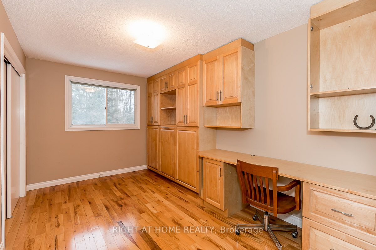 401 Ridge Rd W