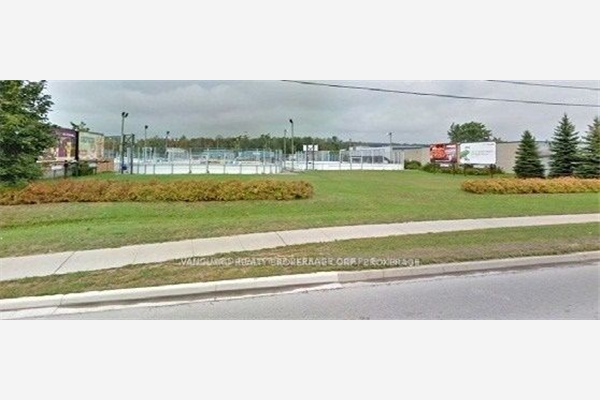440 Dunlop St, Barrie