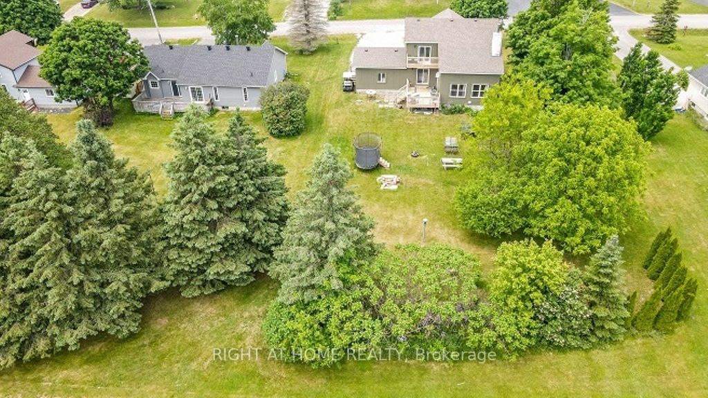 5 Agnes St