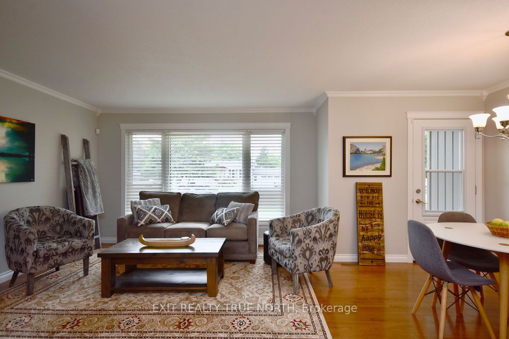 12 Huron St
