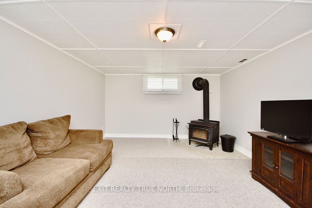 12 Huron St
