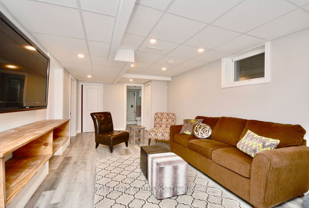 12 Huron St