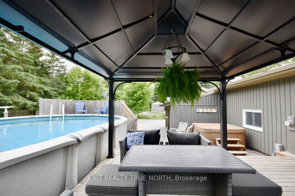 12 Huron St