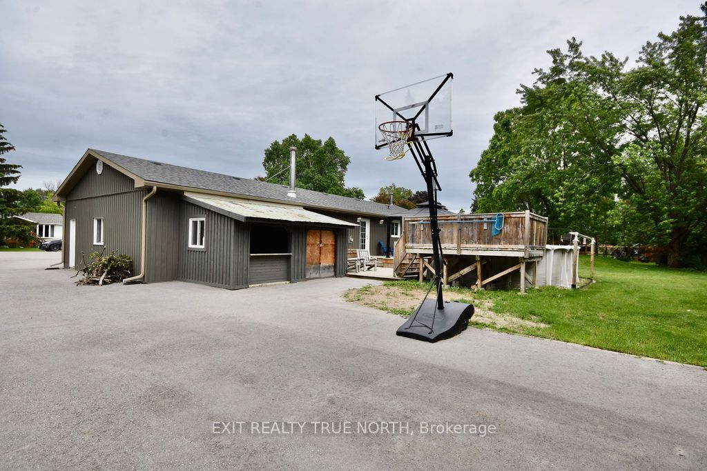 12 Huron St