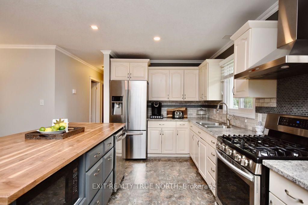 12 Huron St