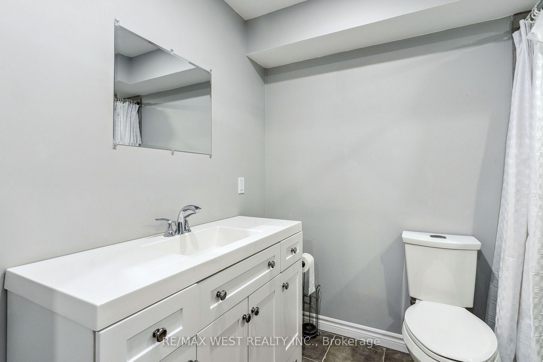 35 Royal Park Blvd