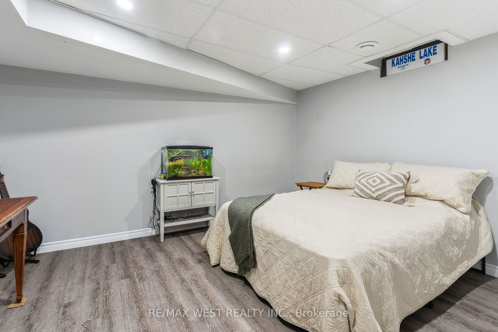 35 Royal Park Blvd