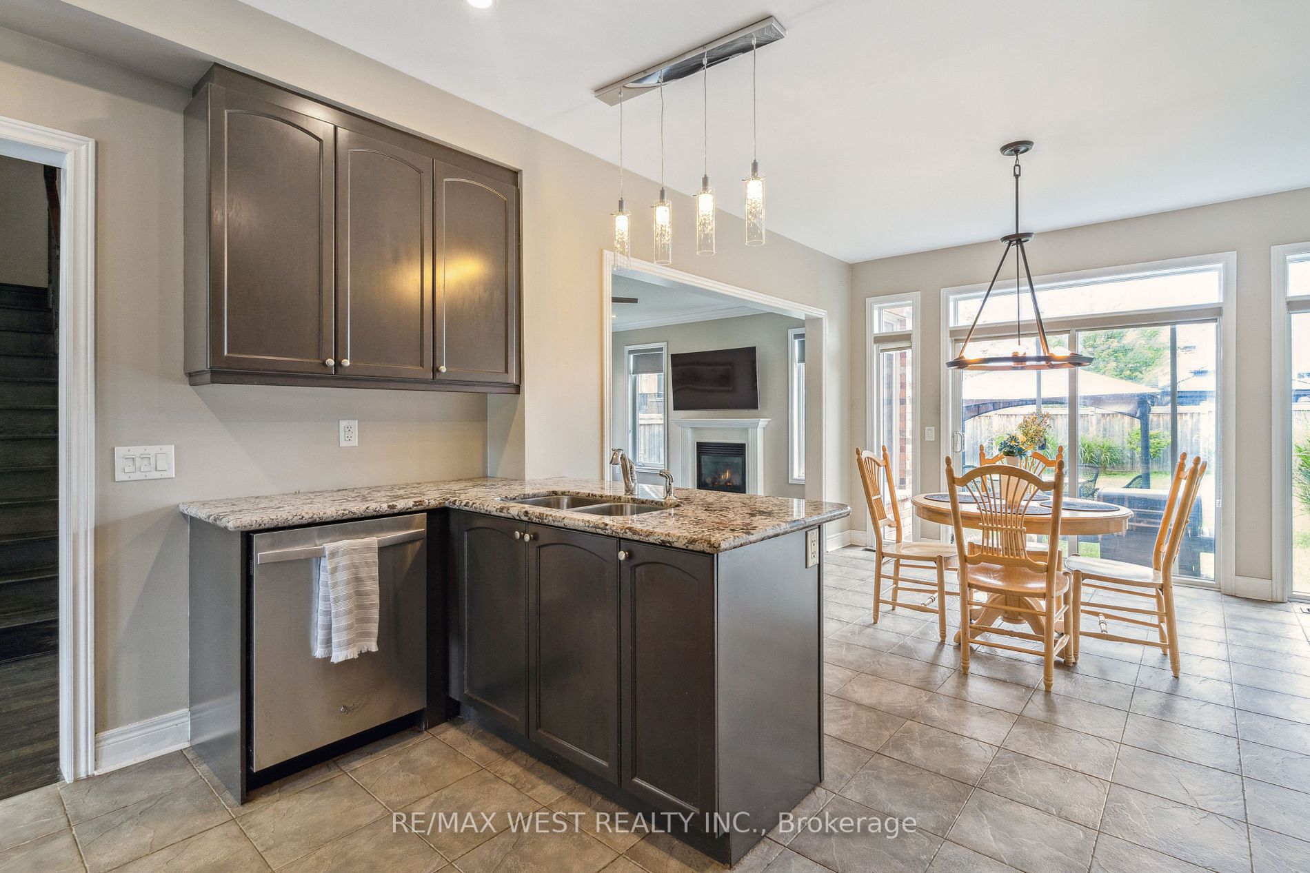 35 Royal Park Blvd