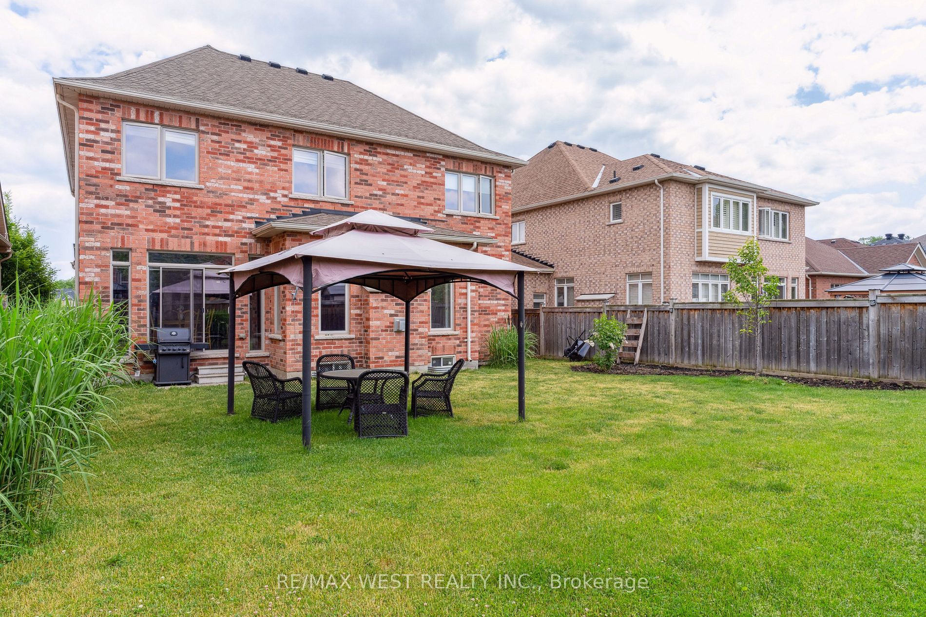 35 Royal Park Blvd