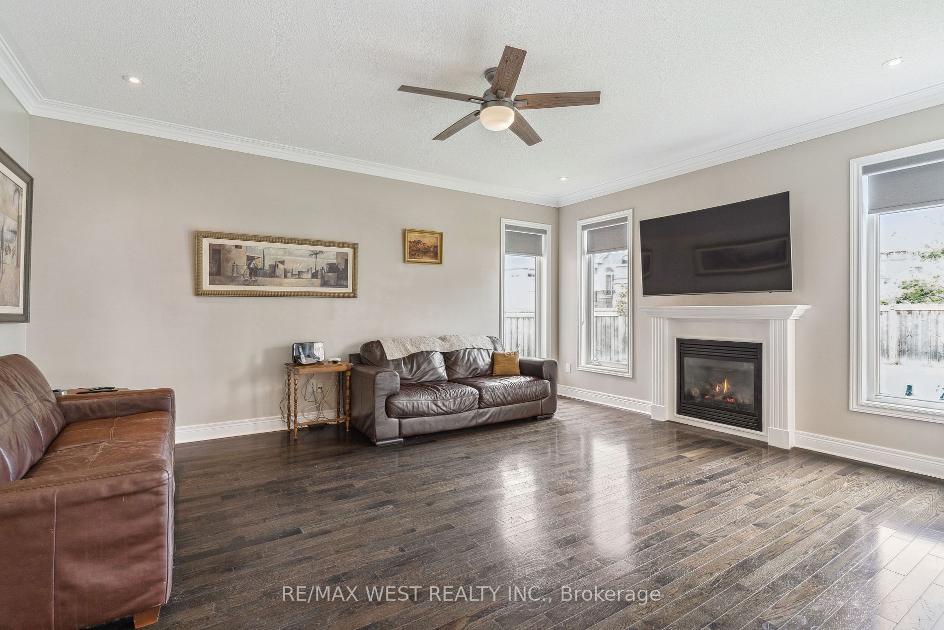 35 Royal Park Blvd