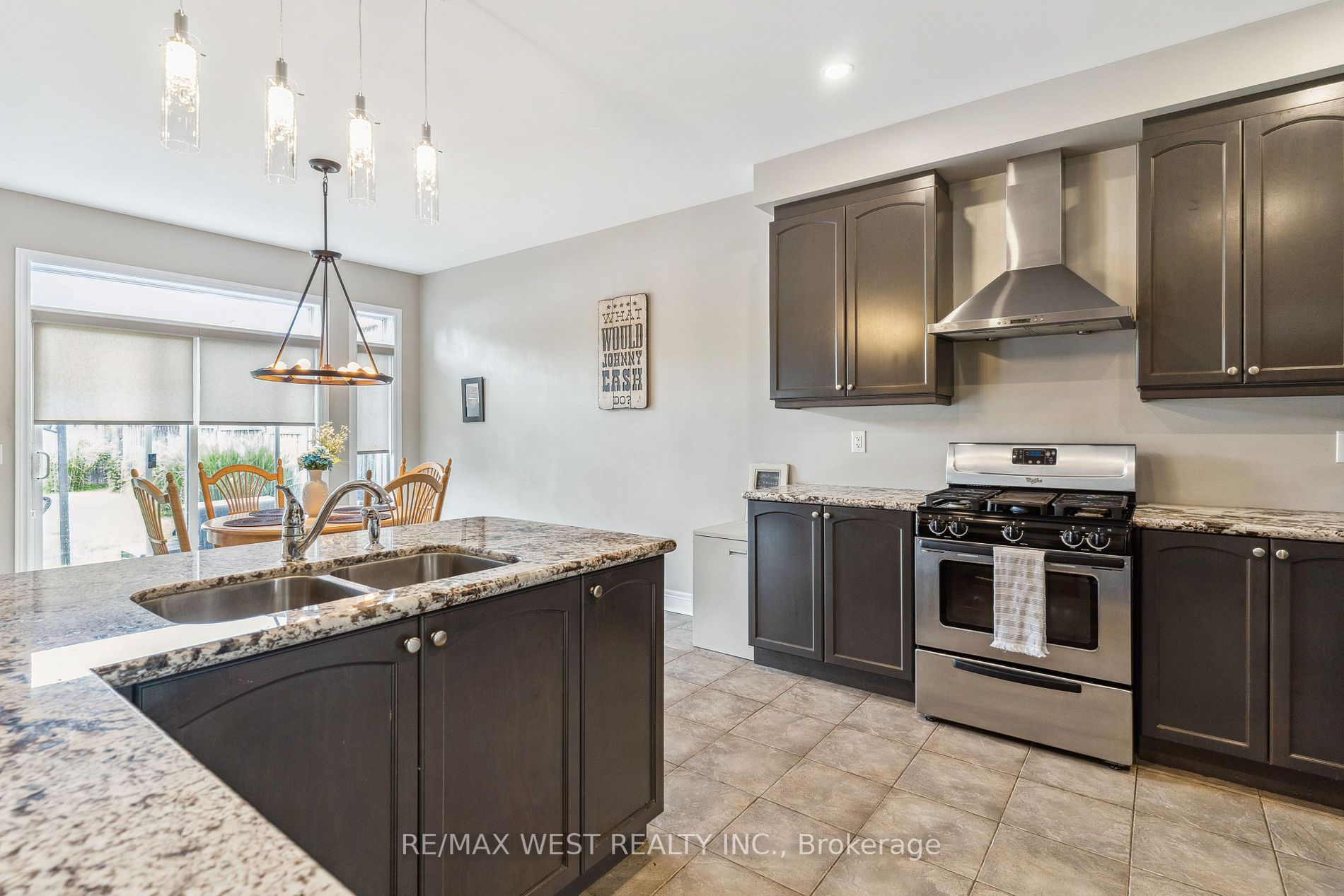 35 Royal Park Blvd