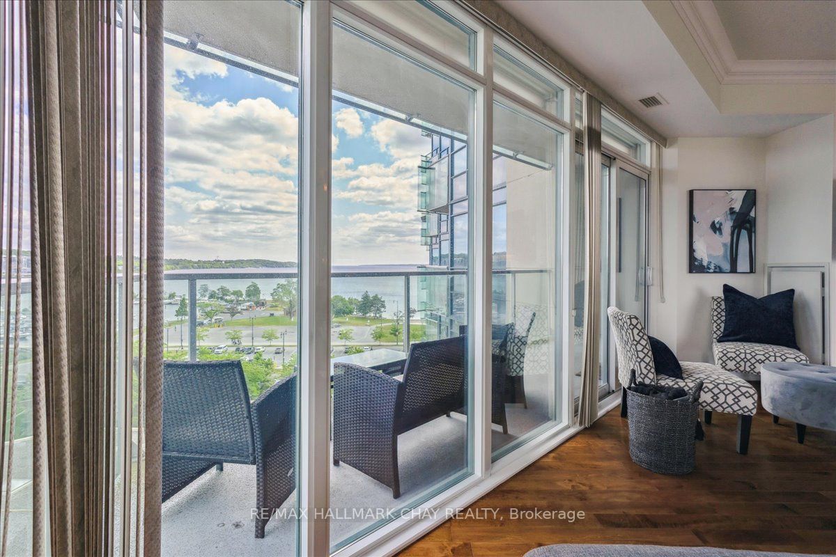 37 Ellen Street, #802
