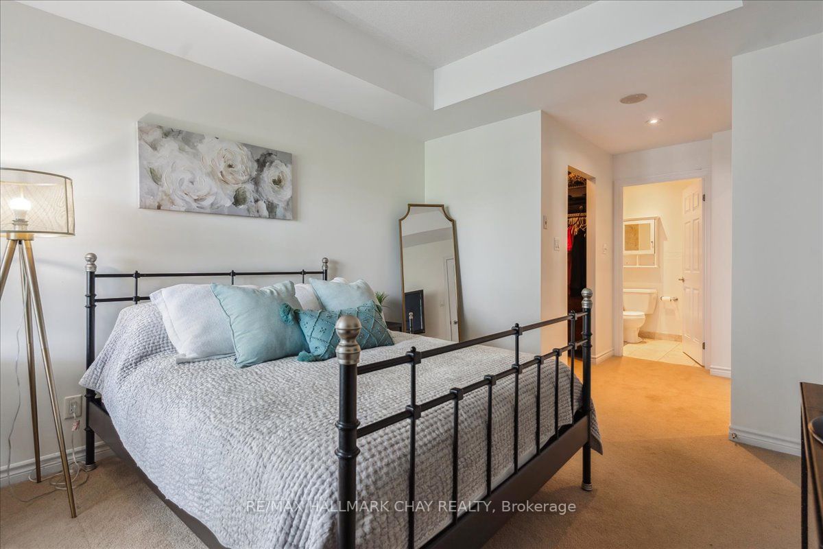37 Ellen Street, #802