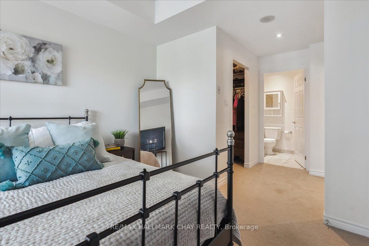 37 Ellen Street, #802