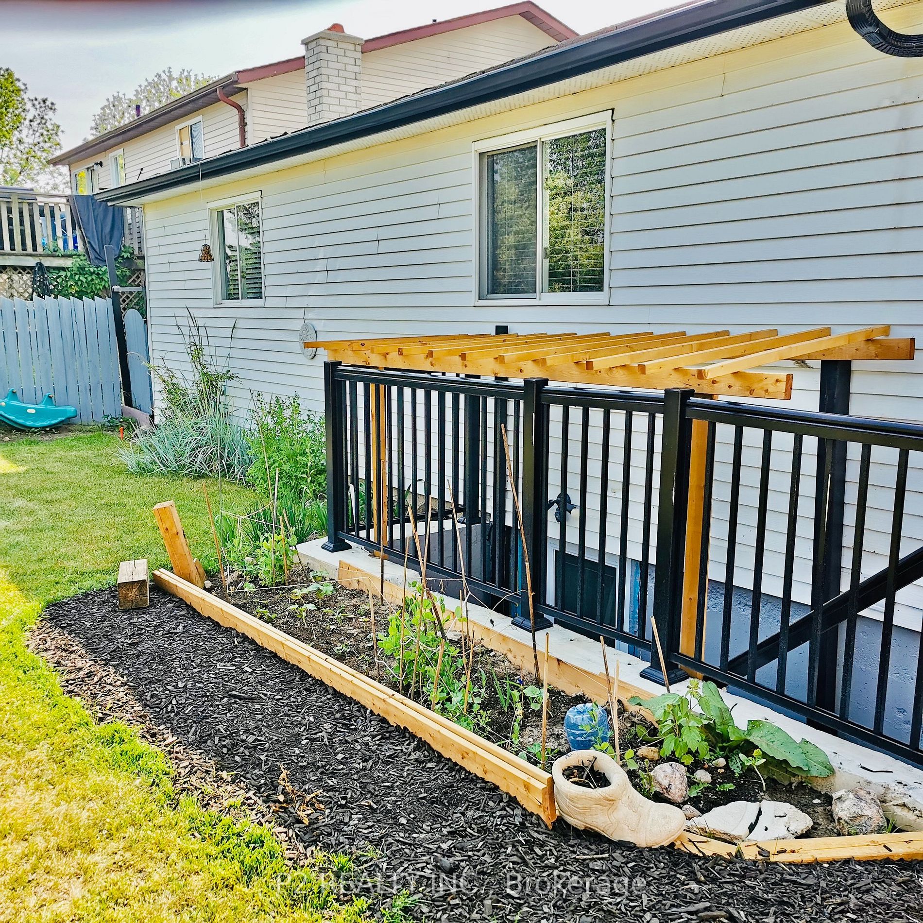 4 Mccuaig Crt
