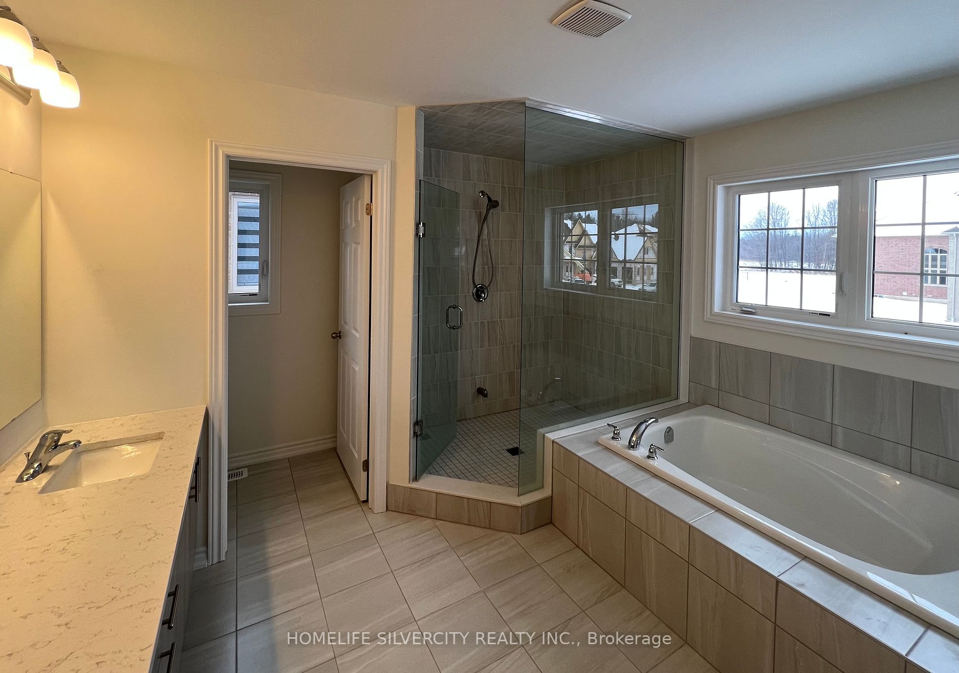 115 Rugman Cres