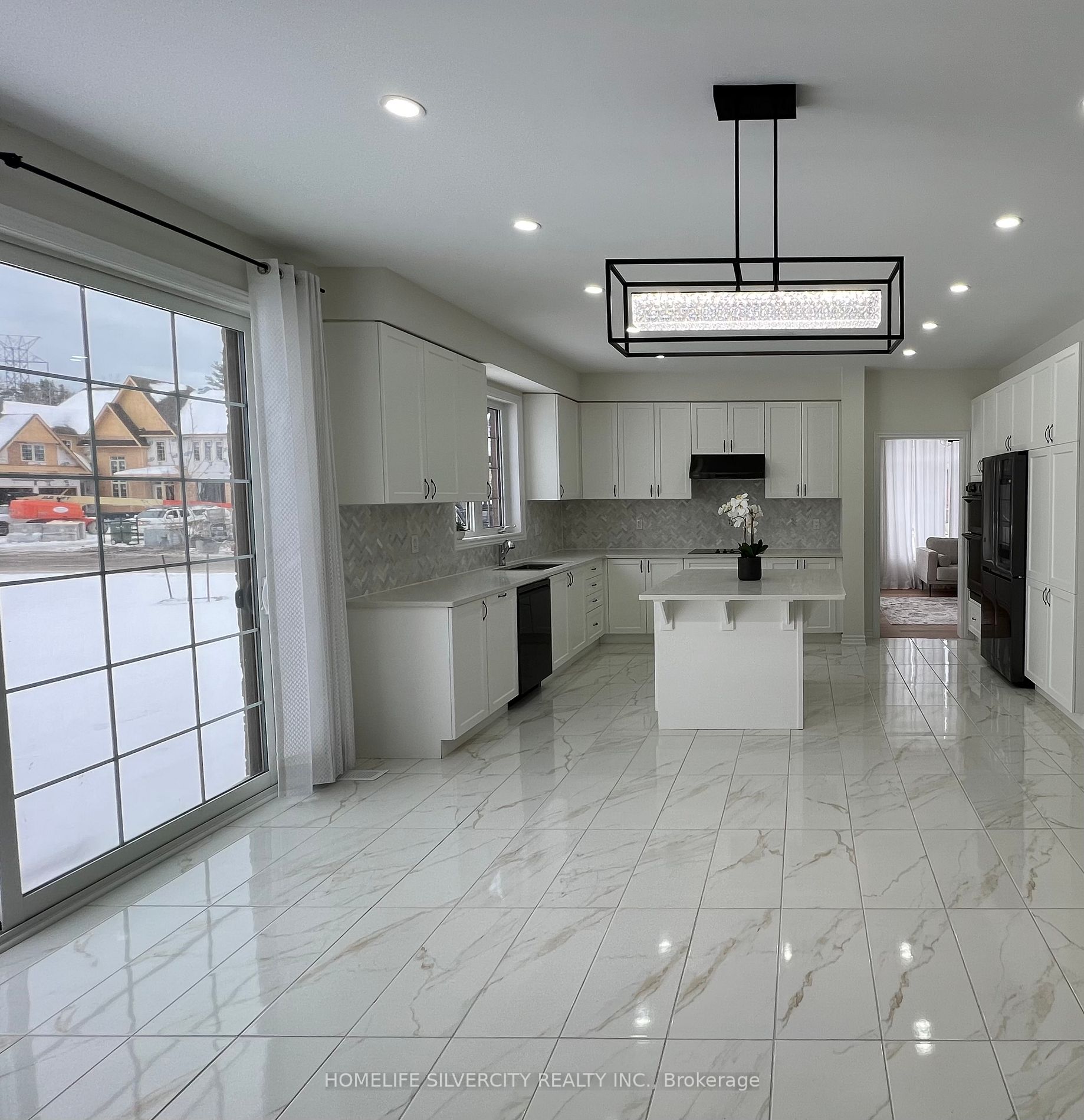 115 Rugman Cres