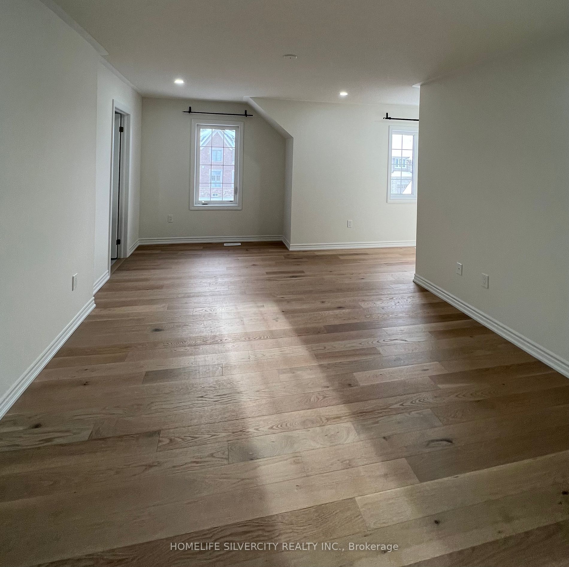 115 Rugman Cres