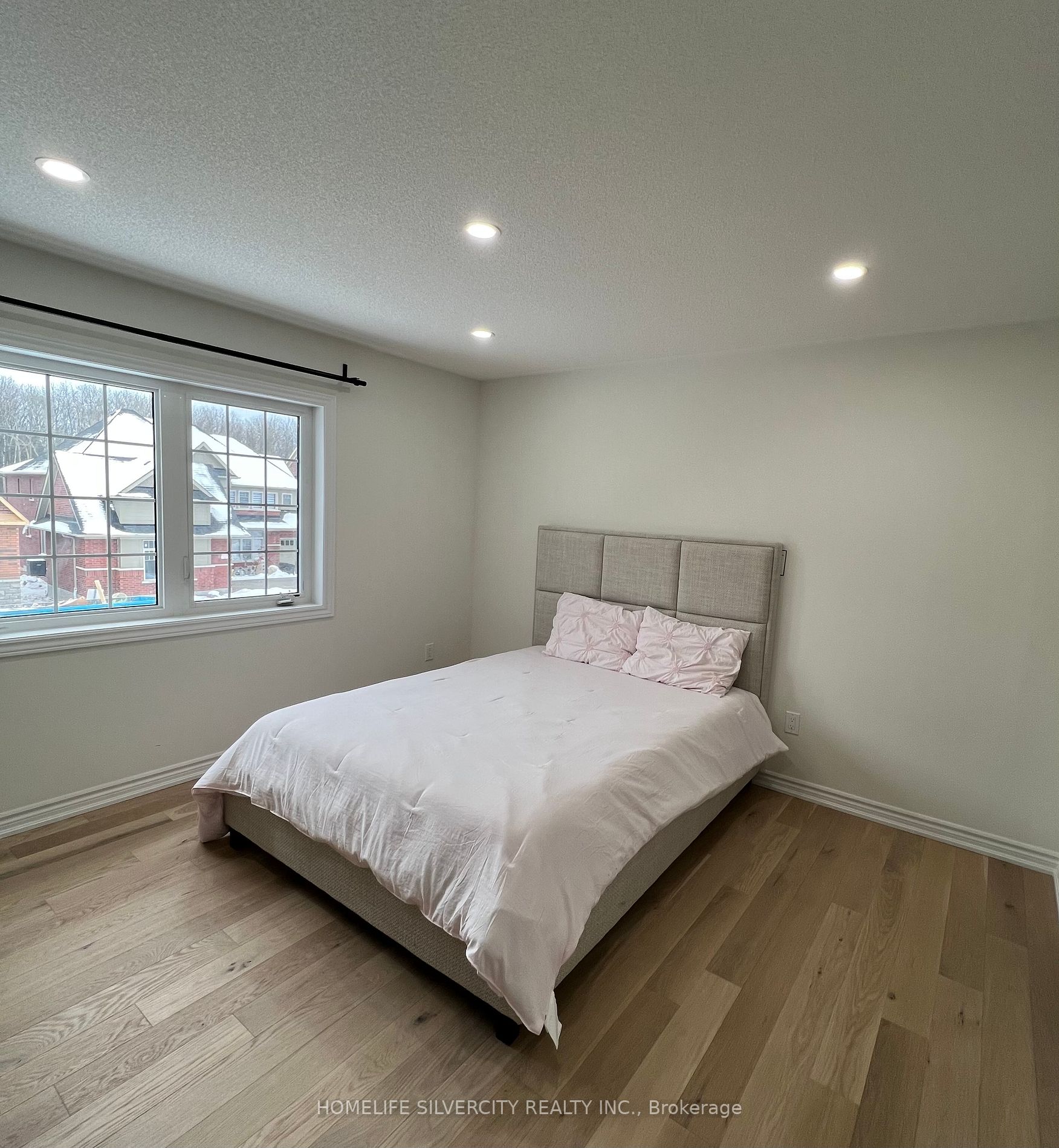 115 Rugman Cres