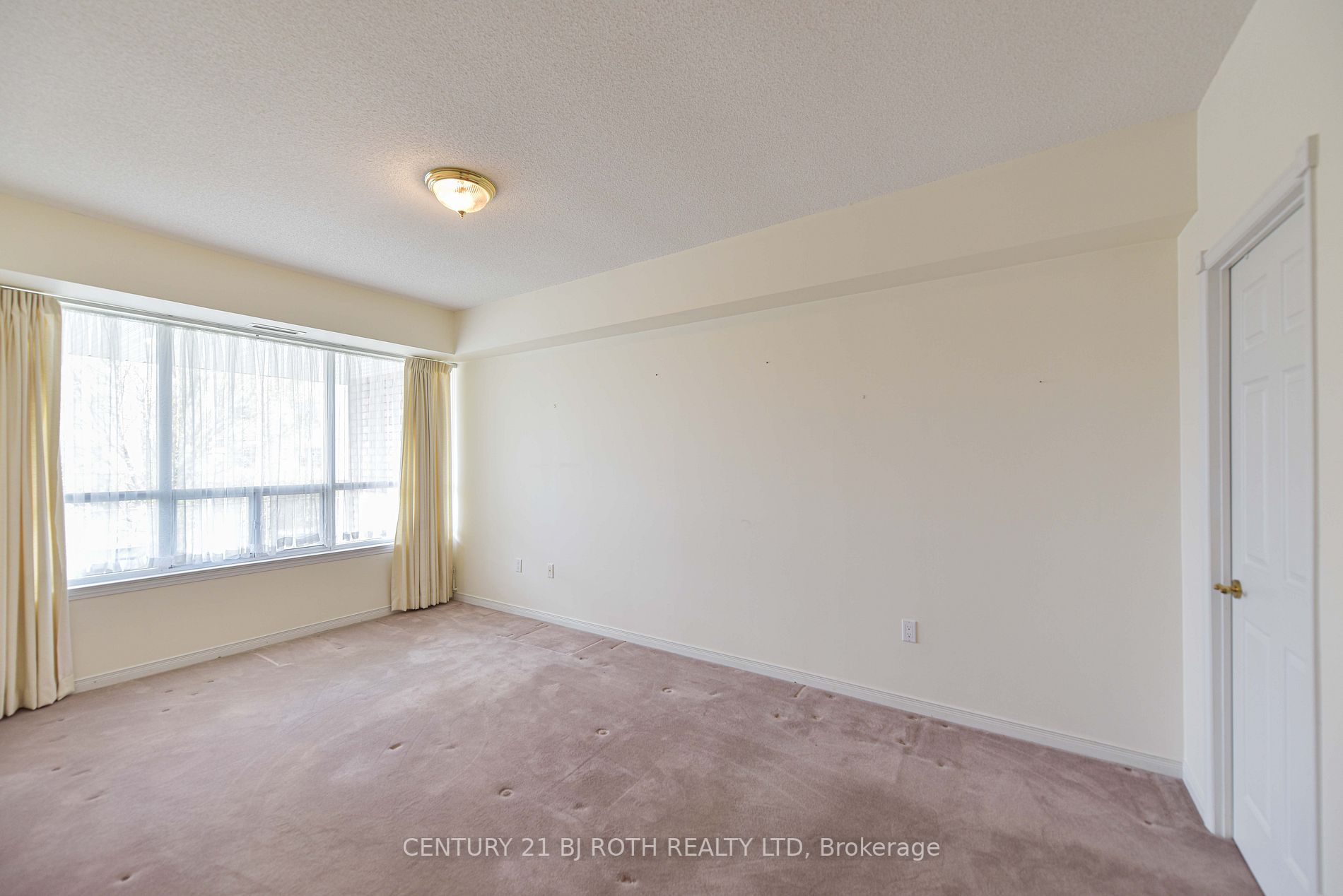 20 Museum Dr, #209