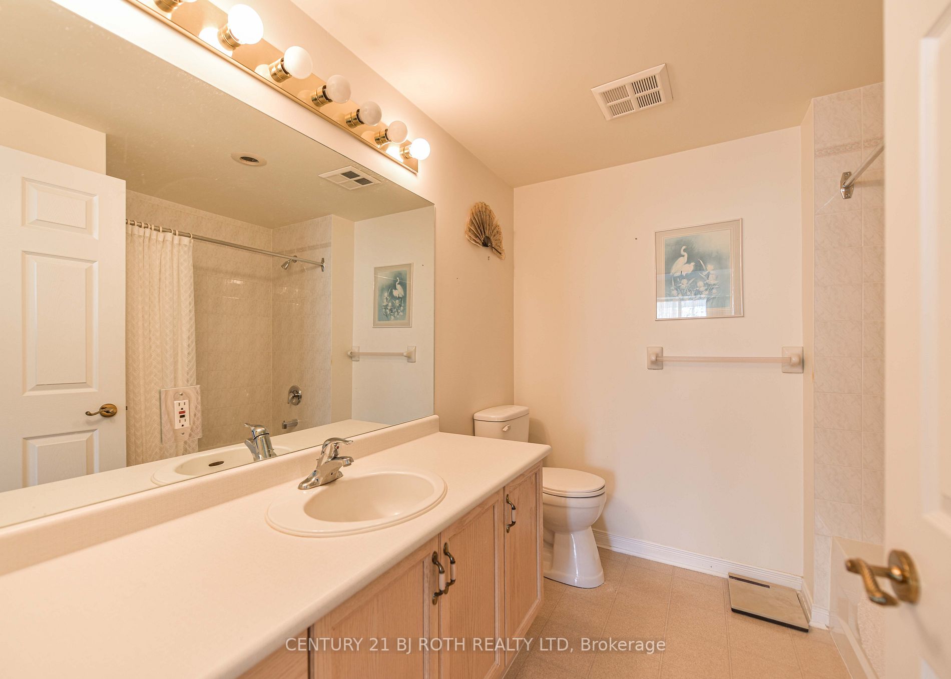 20 Museum Dr, #209