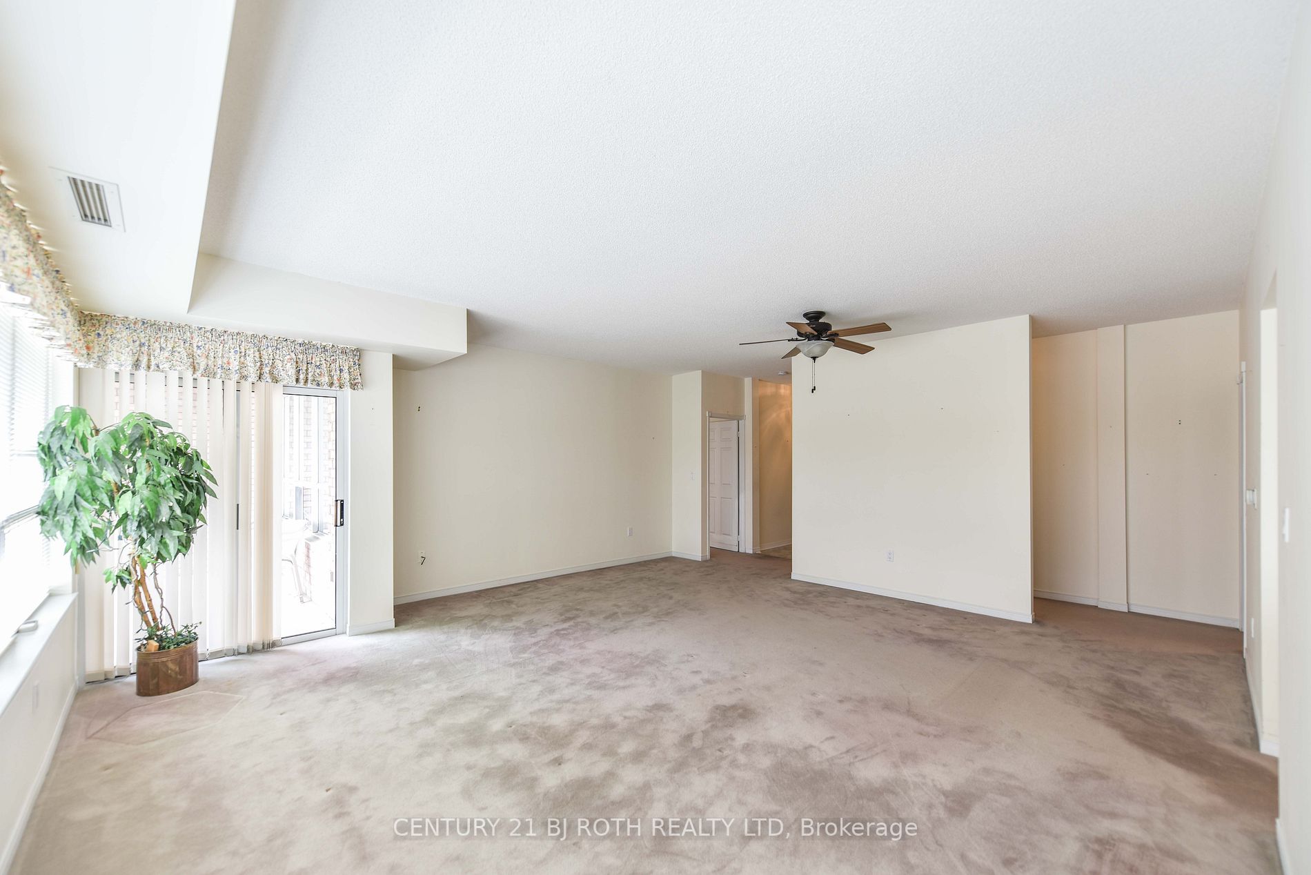 20 Museum Dr, #209