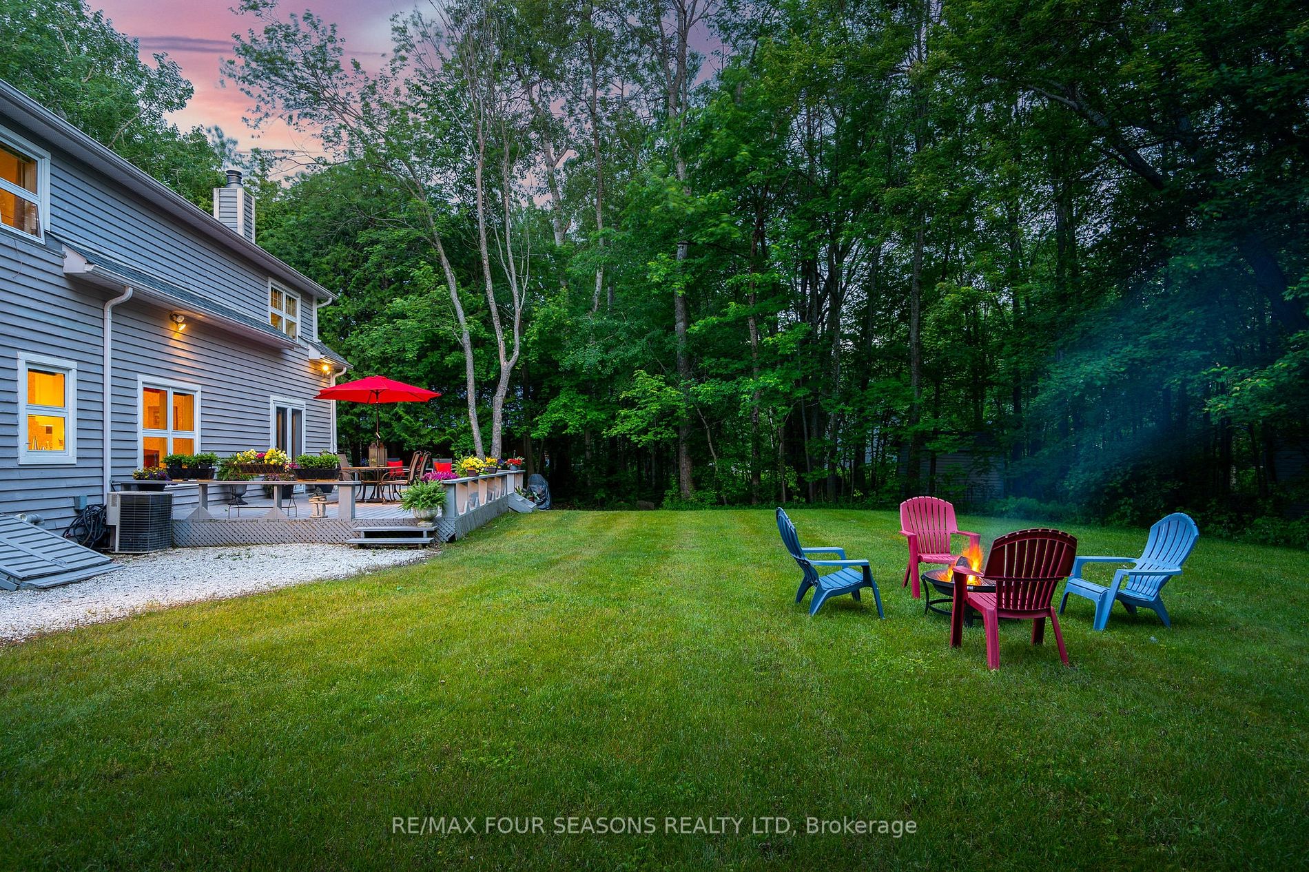 2 Woodview Dr E