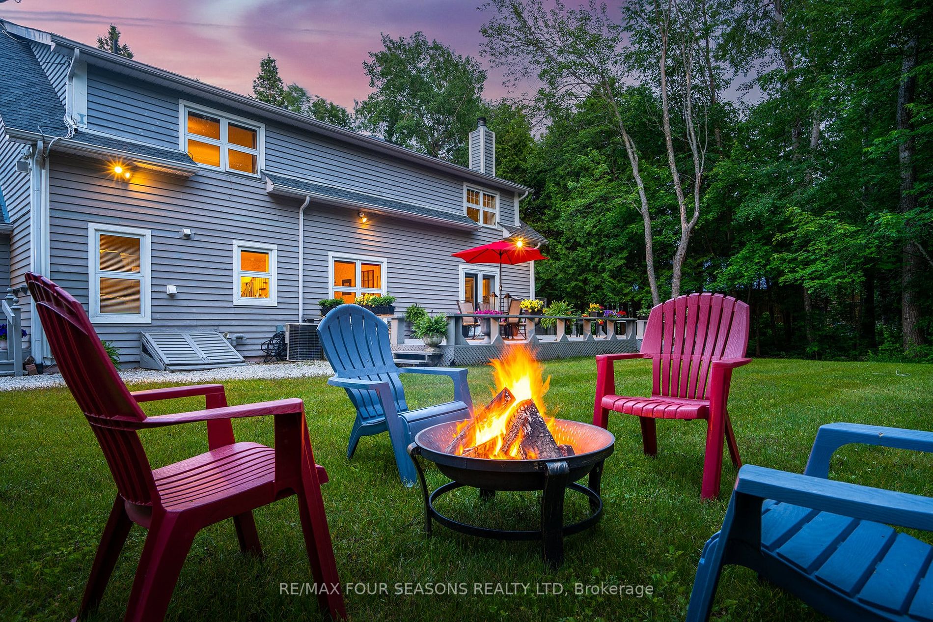 2 Woodview Dr E