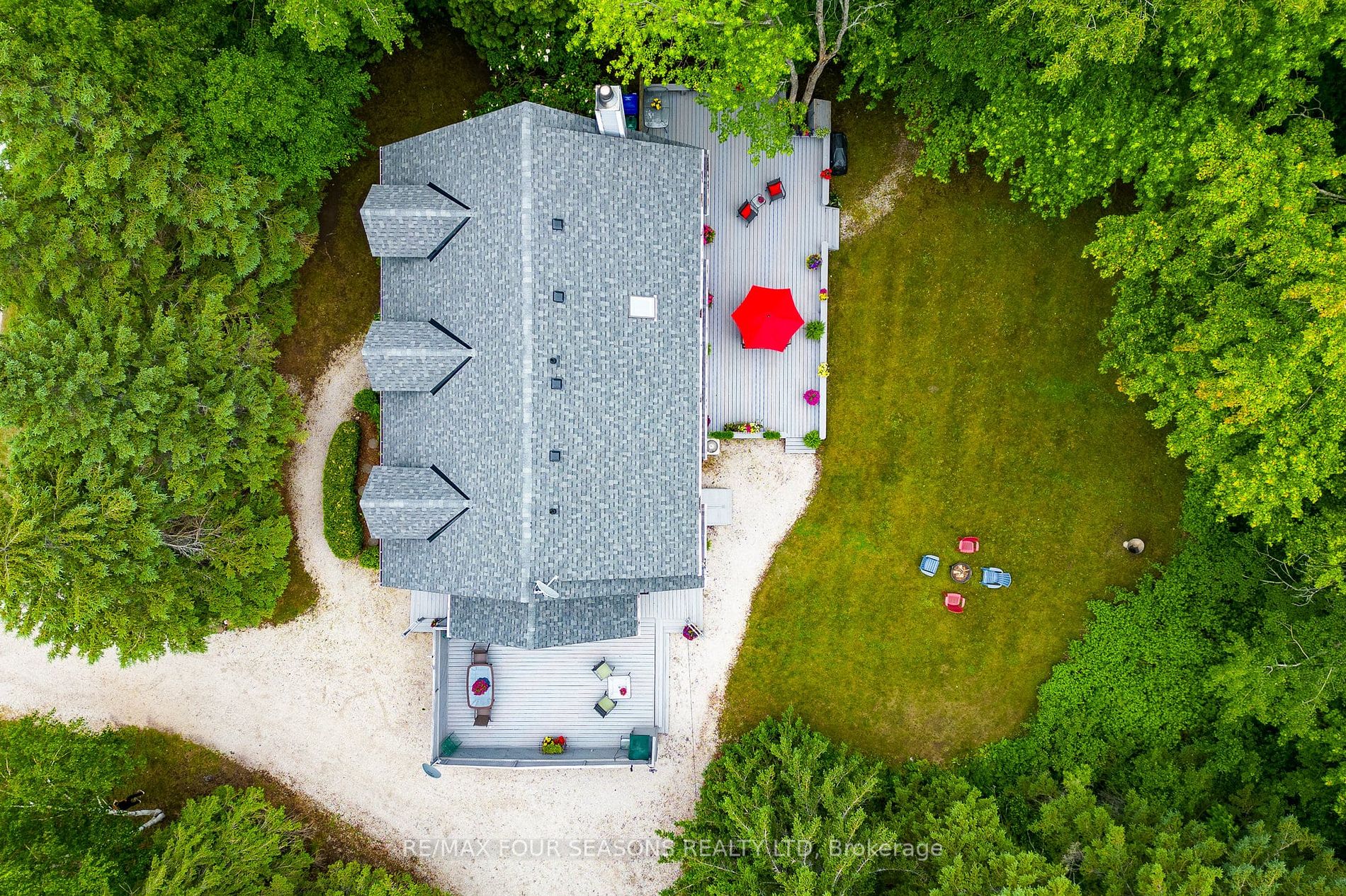 2 Woodview Dr E
