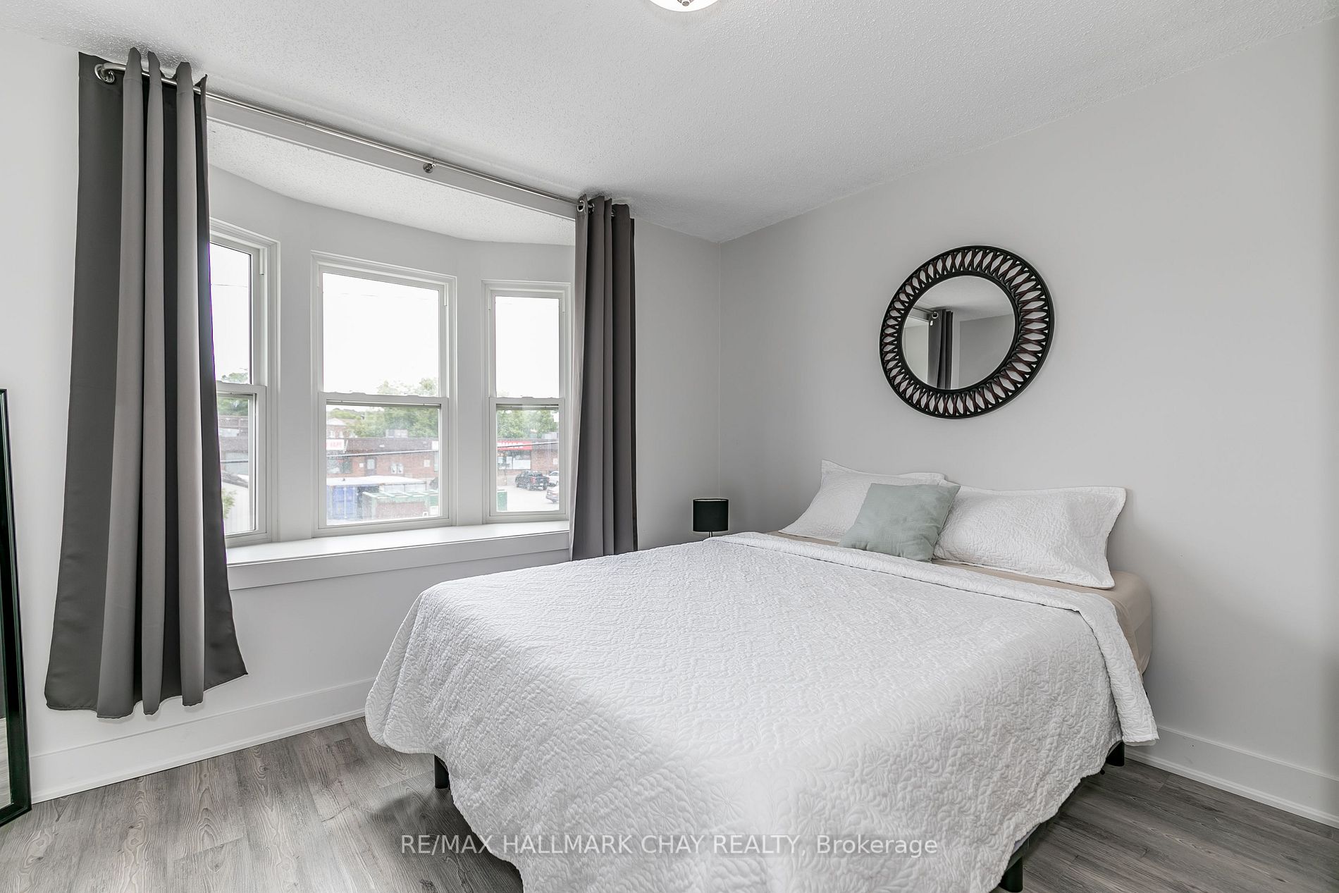 38 Tiffin St