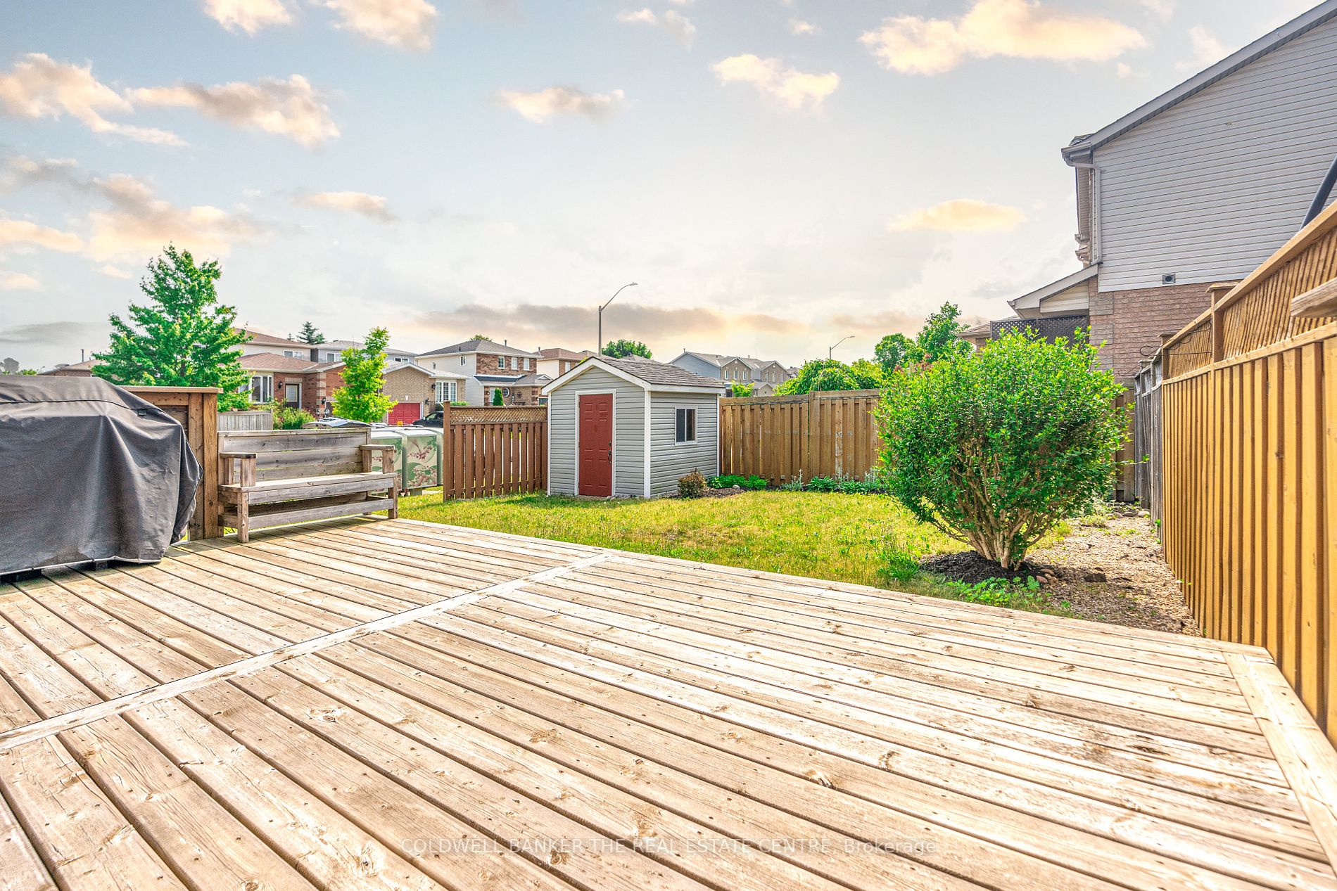 20 Silver Maple Crescent