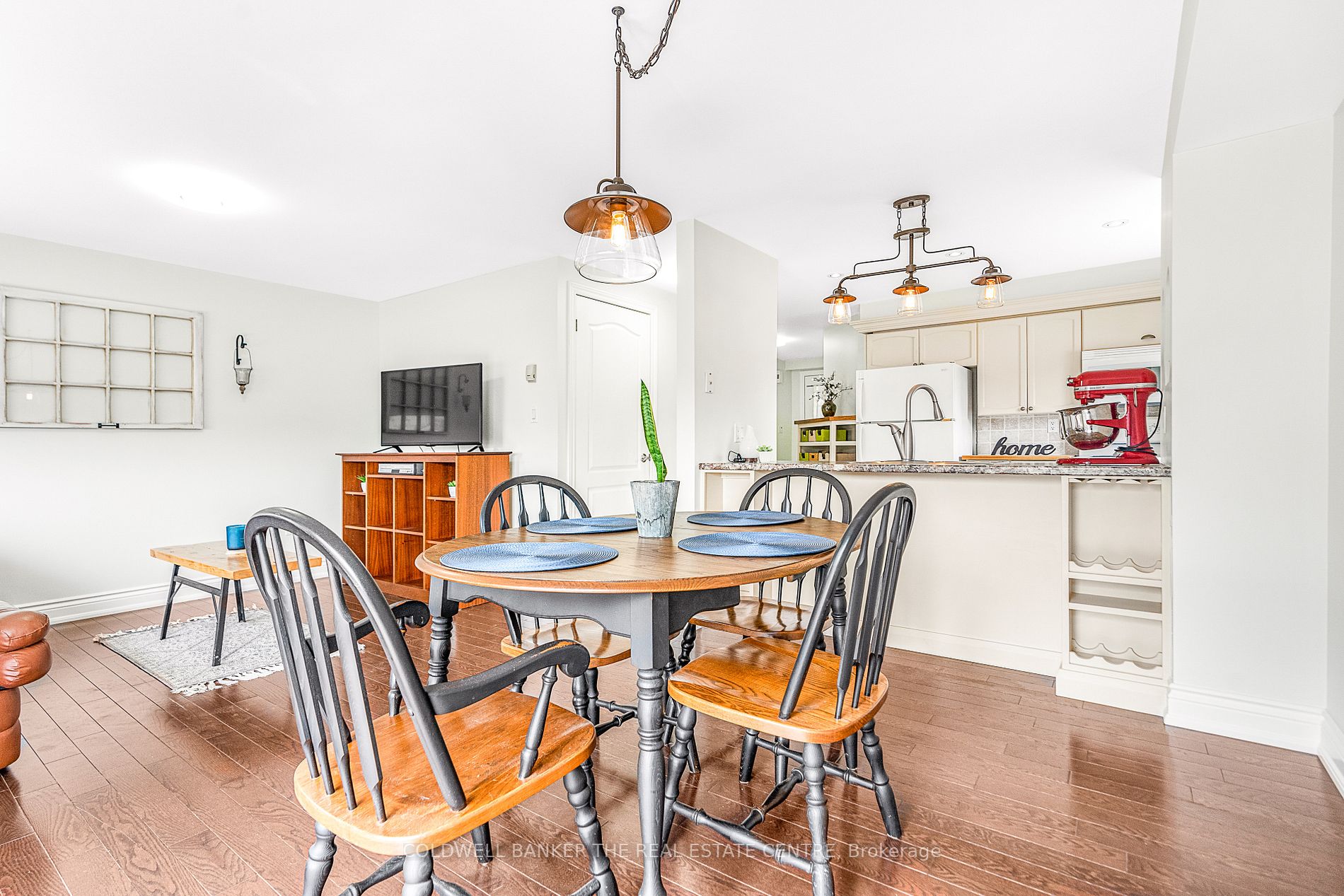 20 Silver Maple Crescent