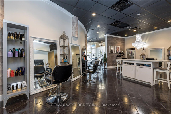 110 Anne St, Barrie