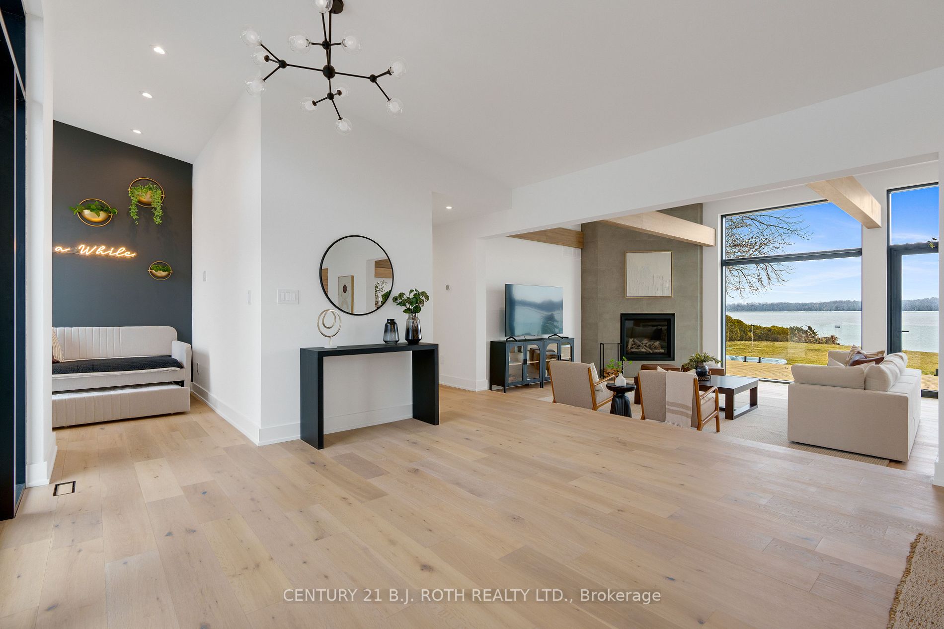 655 Glen Cres