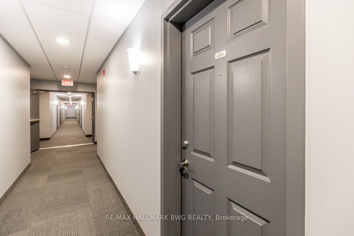 500 Mapleview Dr W, #205