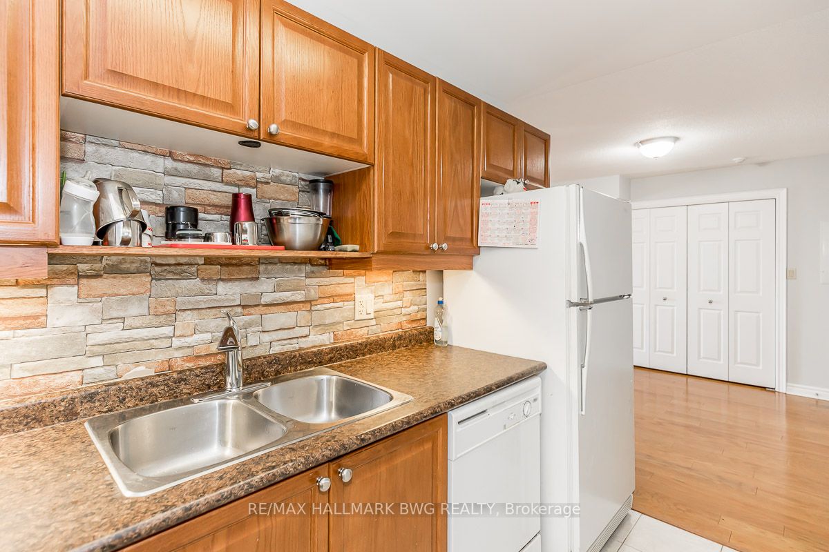500 Mapleview Dr W, #205