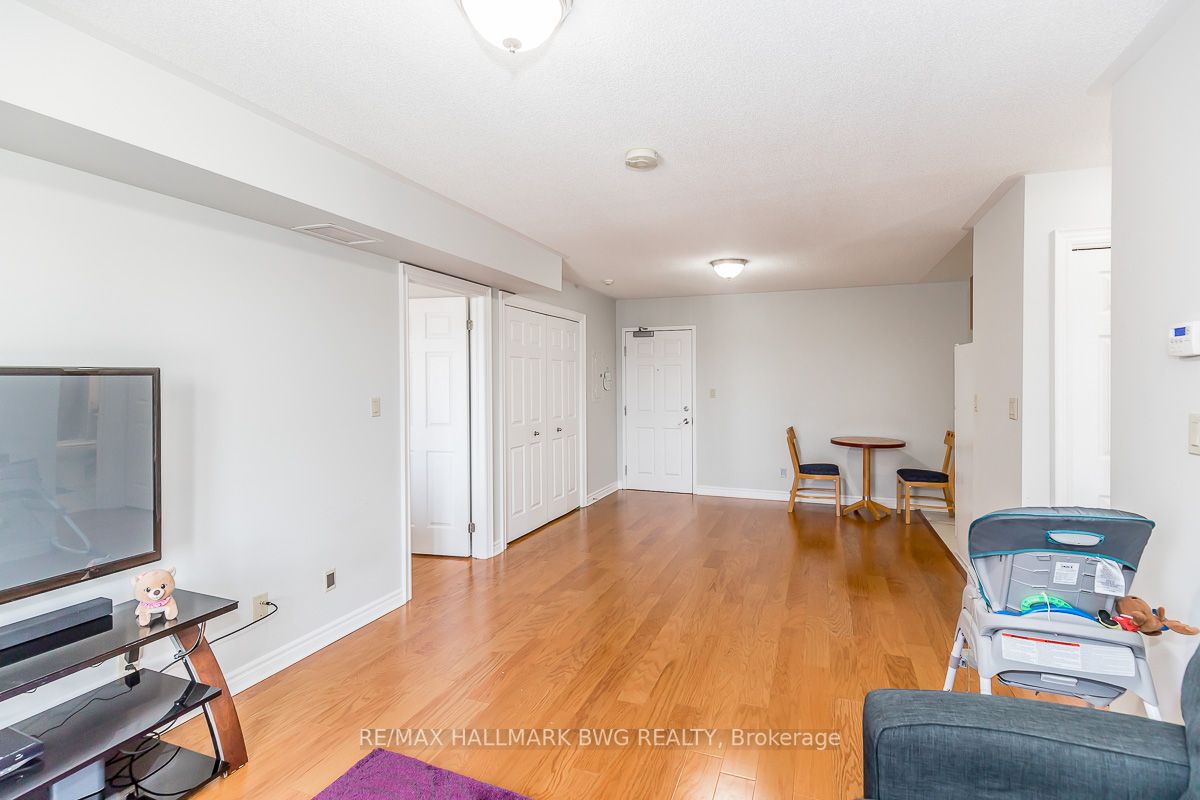 500 Mapleview Dr W, #205