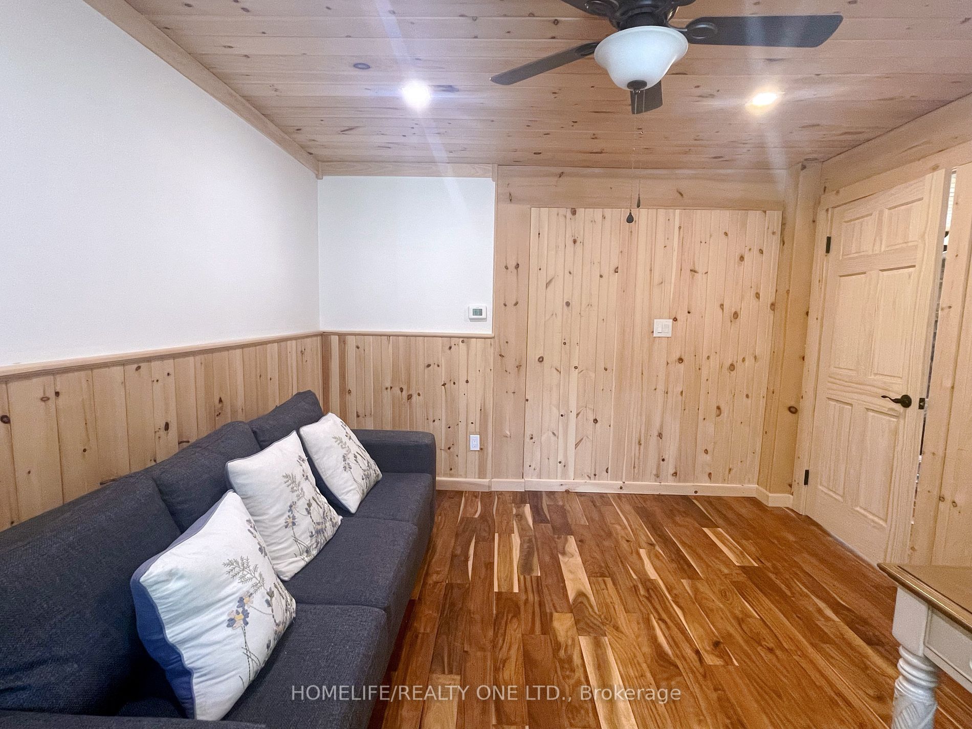 4055 Glen Cedar Dr