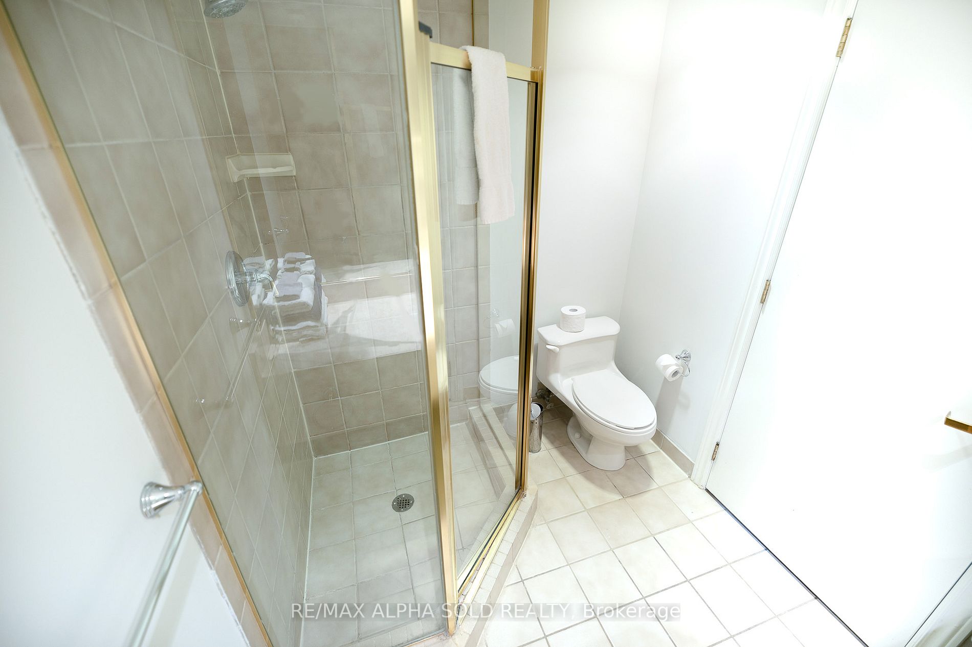 90 Highland Drive, #2266/67