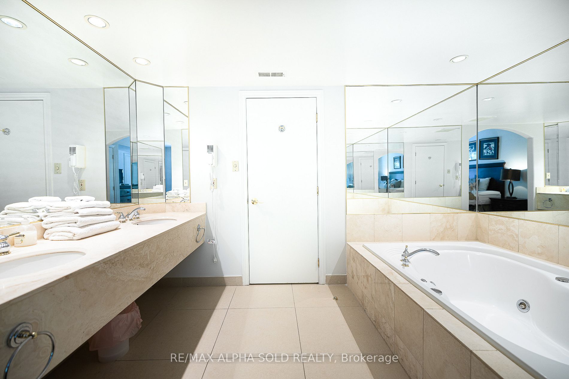 90 Highland Drive, #2266/67