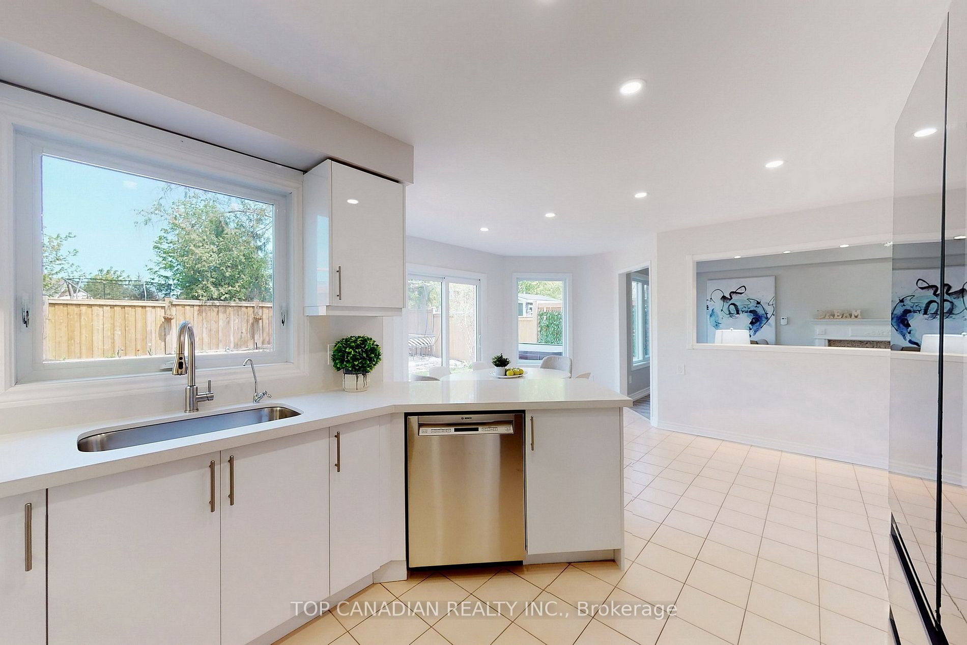 60 Taylor Dr
