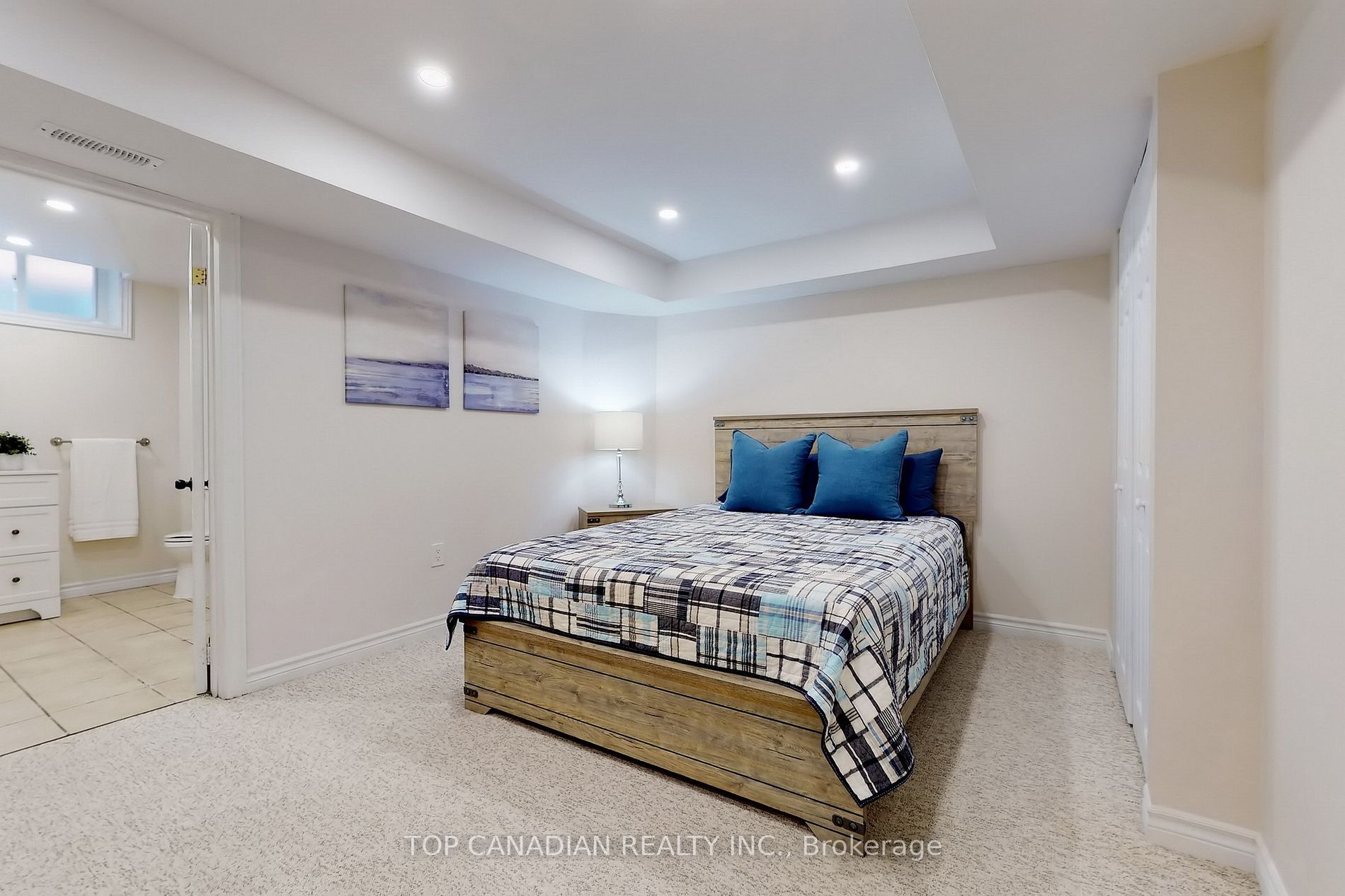 60 Taylor Dr