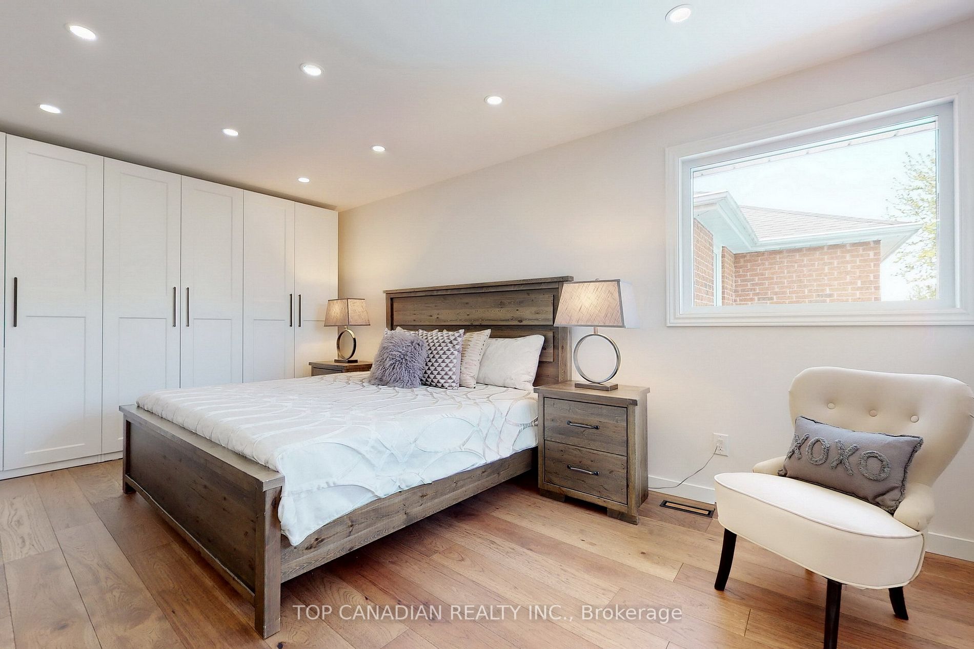 60 Taylor Dr