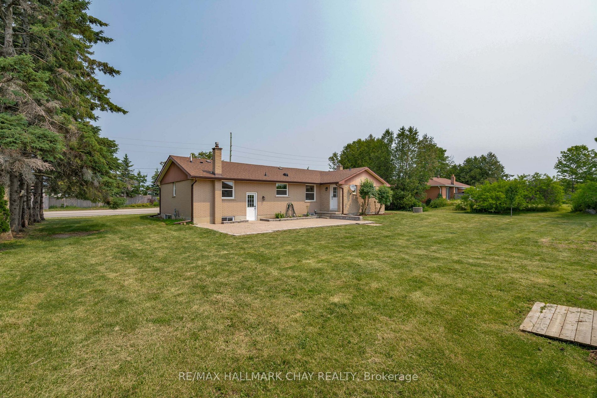 419 Mapleview Dr E