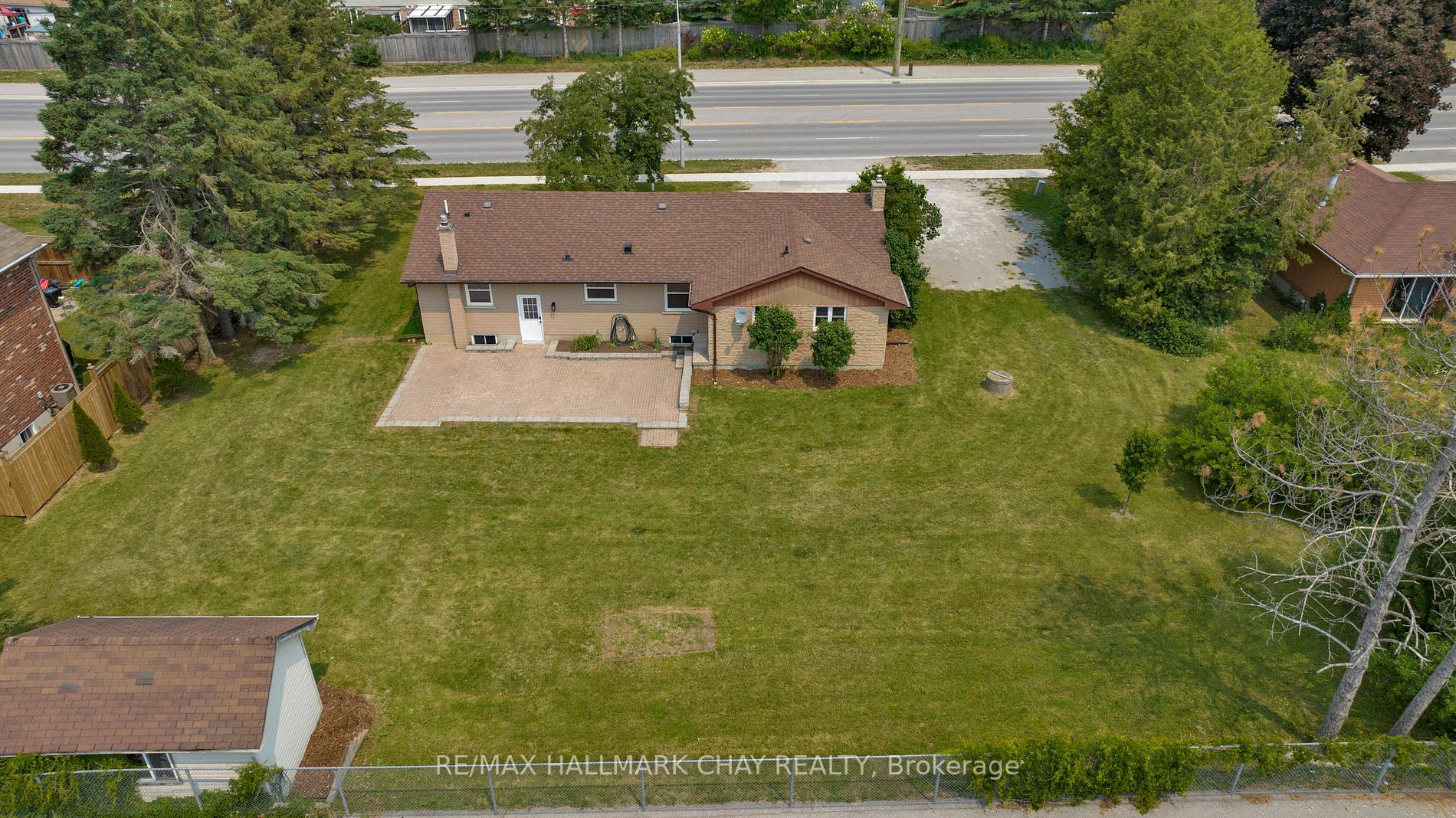 419 Mapleview Dr E