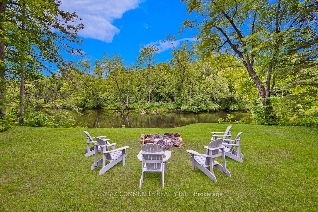 6605 Pioneer Village Lane