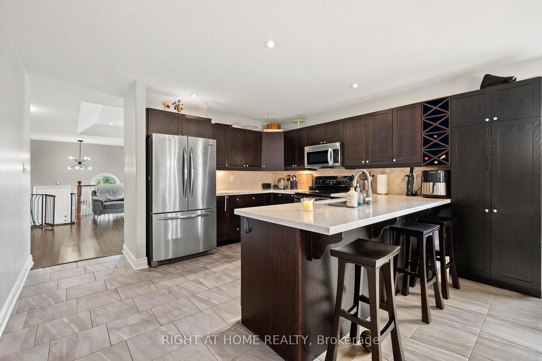 26 Empire Dr