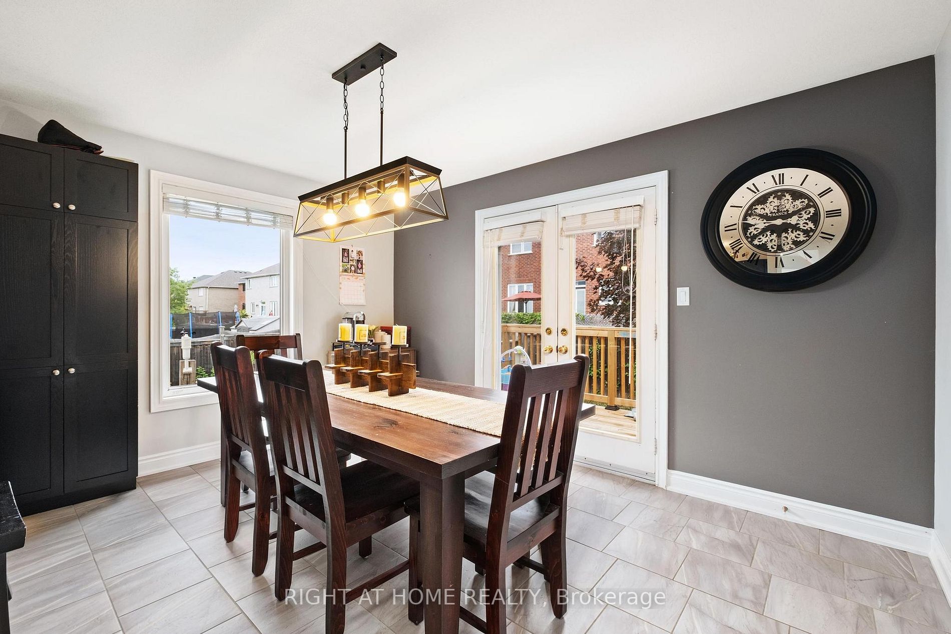 26 Empire Dr